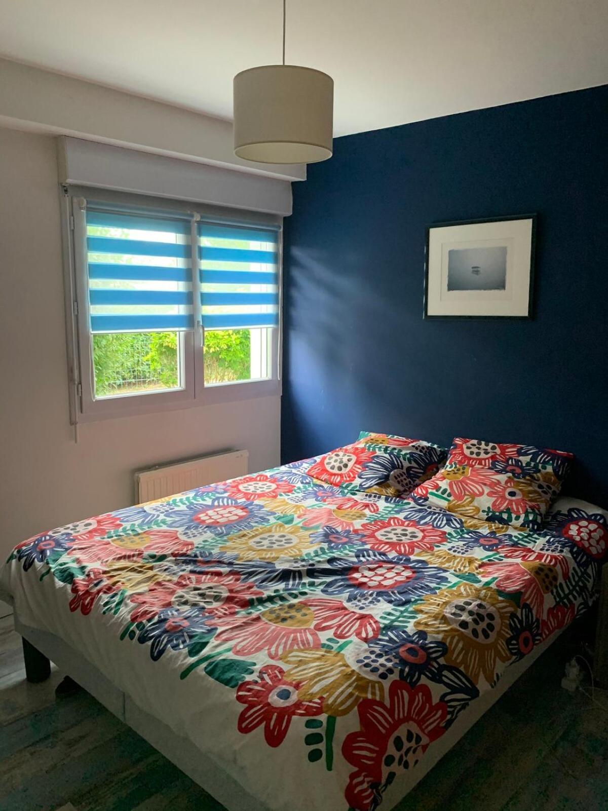 Loft-style House, Close To Downtown And Shops Hébergement de vacances *